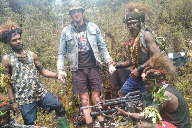 2-australians-charged-with-firearms-trafficking-linked-to-kidnapping-of-new-zealand-pilot