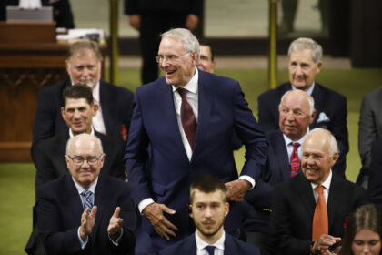 mps-observe-moment-of-silence-for-ken-dryden-in-house-of-commons