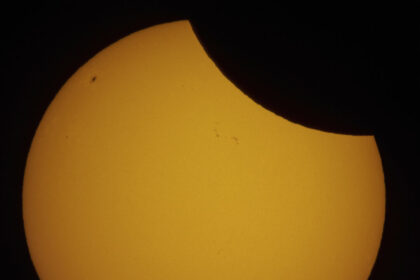 partial-solar-eclipse-at-the-bottom-of-the-world-closes-out-the-year’s-sun-and-moon-spectacles