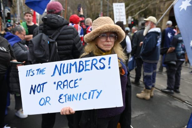 australia’s-net-migration-rate-falls-to-over-300,000-new-arrivals