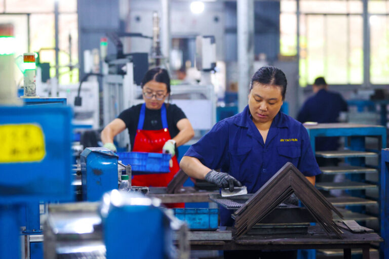 china’s-economic-slowdown-deepens,-official-data-show