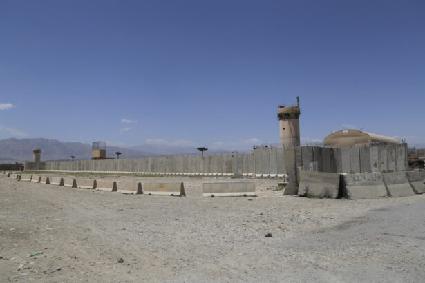 us-seeking-to-regain-control-of-bagram-air-base-in-afghanistan:-trump