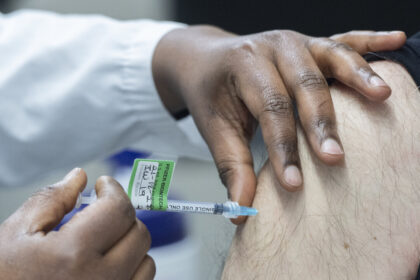 quebec-to-stop-offering-covid-vaccine-for-free-to-most-people,-shots-cost-up-to-$180