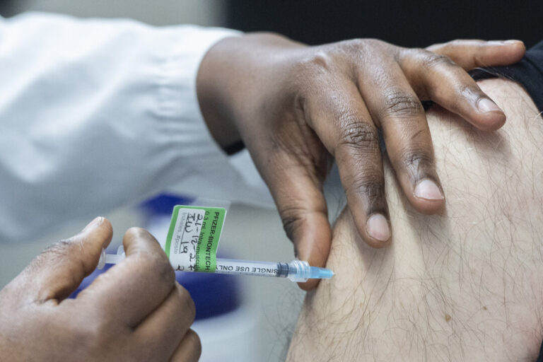 quebec-to-stop-offering-covid-vaccine-for-free-to-most-people,-shots-cost-up-to-$180