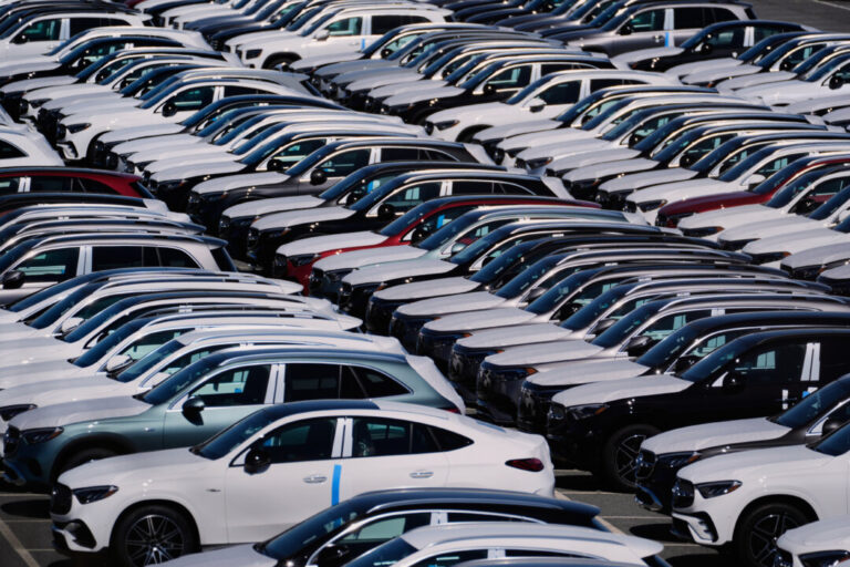 us-tariffs-on-canadian-autos,-parts-jumped-to-us$380-million-in-july:-report