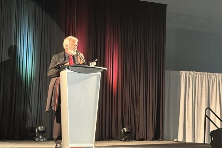 dr.-malone-encourages-people-to-engage-with-those-they-disagree-with-at-calgary-conference
