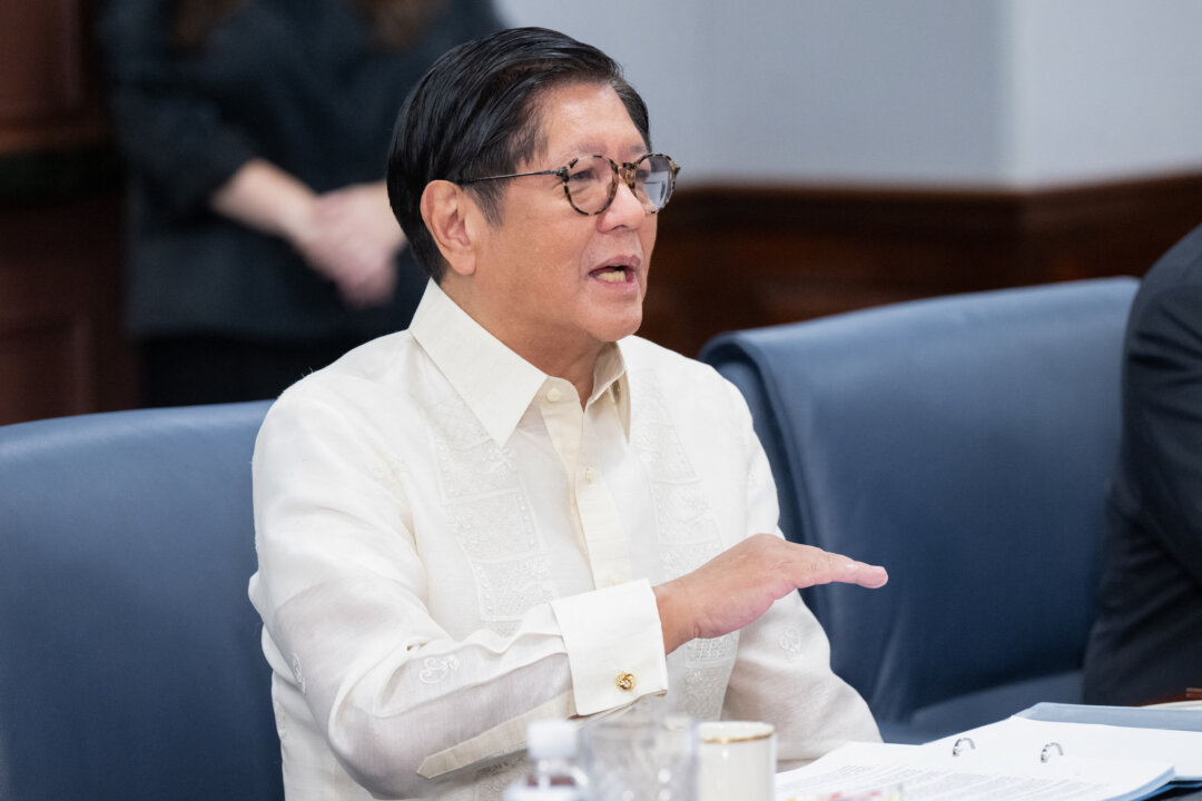 philippine-president-marcos-meets-with-trump-for-trade,-security-talks