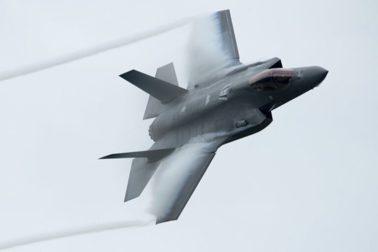 ottawa-still-reviewing-f-35-program-after-its-summer-deadline-passes