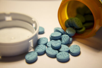 study-links-adhd-medications-to-small-but-significant-risk-of-psychosis-and-bipolar-disorder