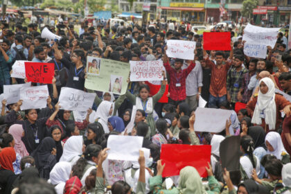 bangladesh-students-protest-after-air-force-jet-crash-into-school-kills-31