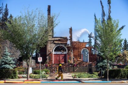poilievre-calls-for-end-to-‘anti-christian-hate’-following-latest-church-burnings