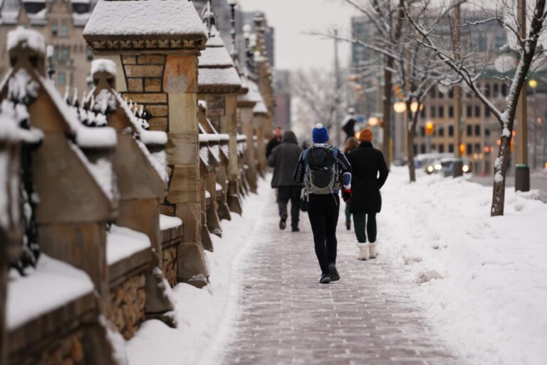 ‘don’t-be-canada’:-journalist’s-book-examines-how-the-great-white-north-‘did-everything-wrong-all-at-once’