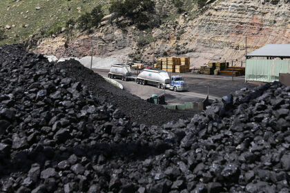 trump-coal-boost-gains-momentum-as-bids,-land-opened-up