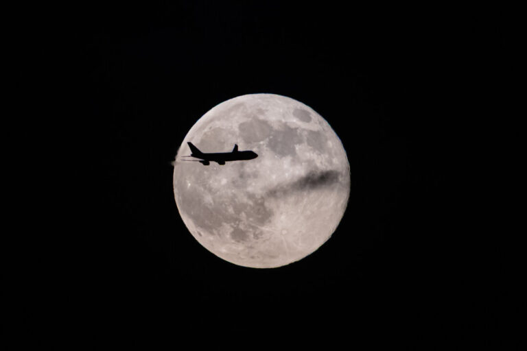 how-to-watch-the-last-supermoon-of-the-year