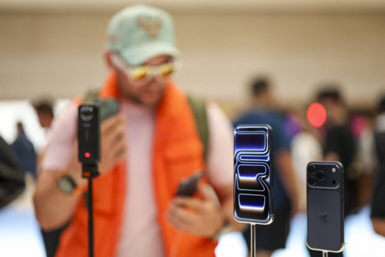 apple-issues-iphone-security-update,-warns-of-sophisticated-web-attack