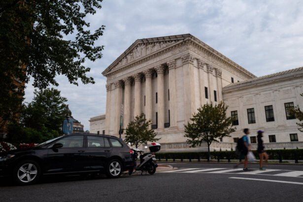 supreme-court-allows-trump-to-temporarily-end-protected-status-for-venezuelans