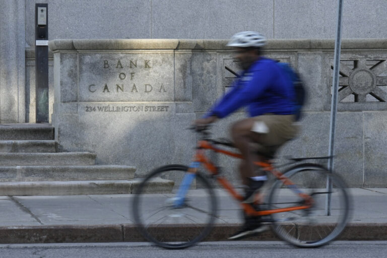 senior-bank-of-canada-official-calls-for-more-competition-in-banking