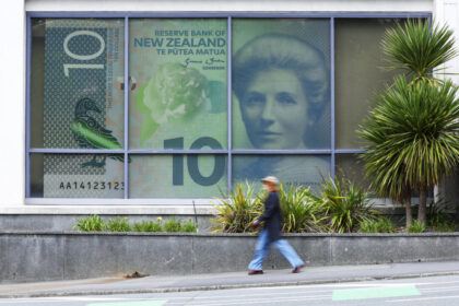 new-zealand’s-central-bank-drops-cash-rate-to-2.5-percent-as-economy-wobbles
