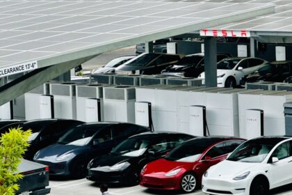 tesla’s-full-self-driving-software-under-investigation-following-spate-of-crashes