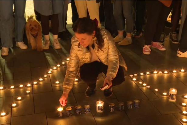 candlelight-vigil-held-in-tel-aviv-for-sydney-shooting-victims