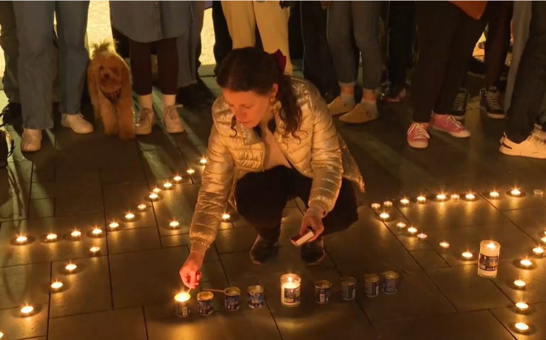 candlelight-vigil-held-in-tel-aviv-for-sydney-shooting-victims