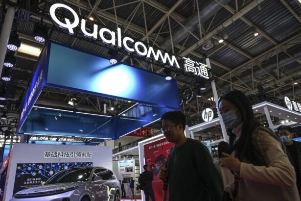 china-opens-antitrust-investigation-into-us-chipmaker-qualcomm