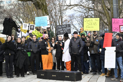 quebec-family-doctors-voting-on-new-deal-after-province-backtracks-on-reforms
