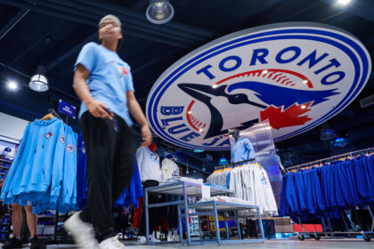 love-jays,-will-travel:-canadian-fans-prepared-to-go-the-distance-to-cheer-their-team