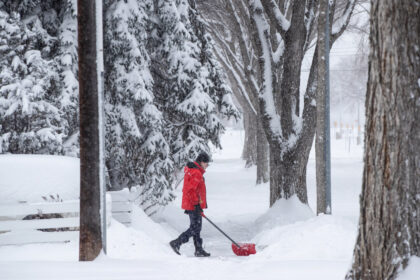 calgary-police-warn-drivers-to-stay-off-roads-as-winter-storm-brings-‘heavy-snow,’-strong-winds