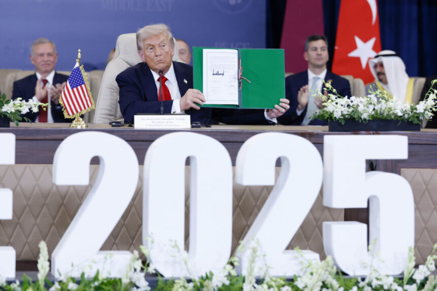 trump,-world-leaders-sign-gaza-peace-declaration-after-living-hostages-freed