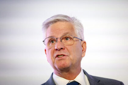 trump-says-fed-chair-candidate-waller-is-‘great’-after-interview