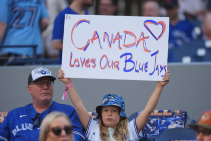 blue-jays-fans-arrive-in-seattle-for-game-3
