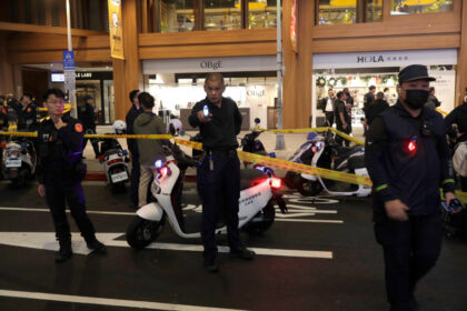 3-killed-in-taiwan-knife-attack,-suspect-falls-to-death-from-department-store