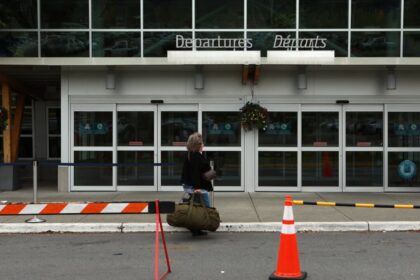 kelowna-airport-terminal-tvs-hacked-to-display-pro-hamas-messages,-2-other-airports-report-incidents