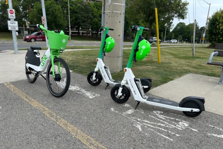 toronto-considers-enforcement-options-for-e-bikes,-e-scooters-on-sidewalks