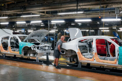 ottawa-threatens-stellantis-with-legal-action-after-brampton-plant-u-turn