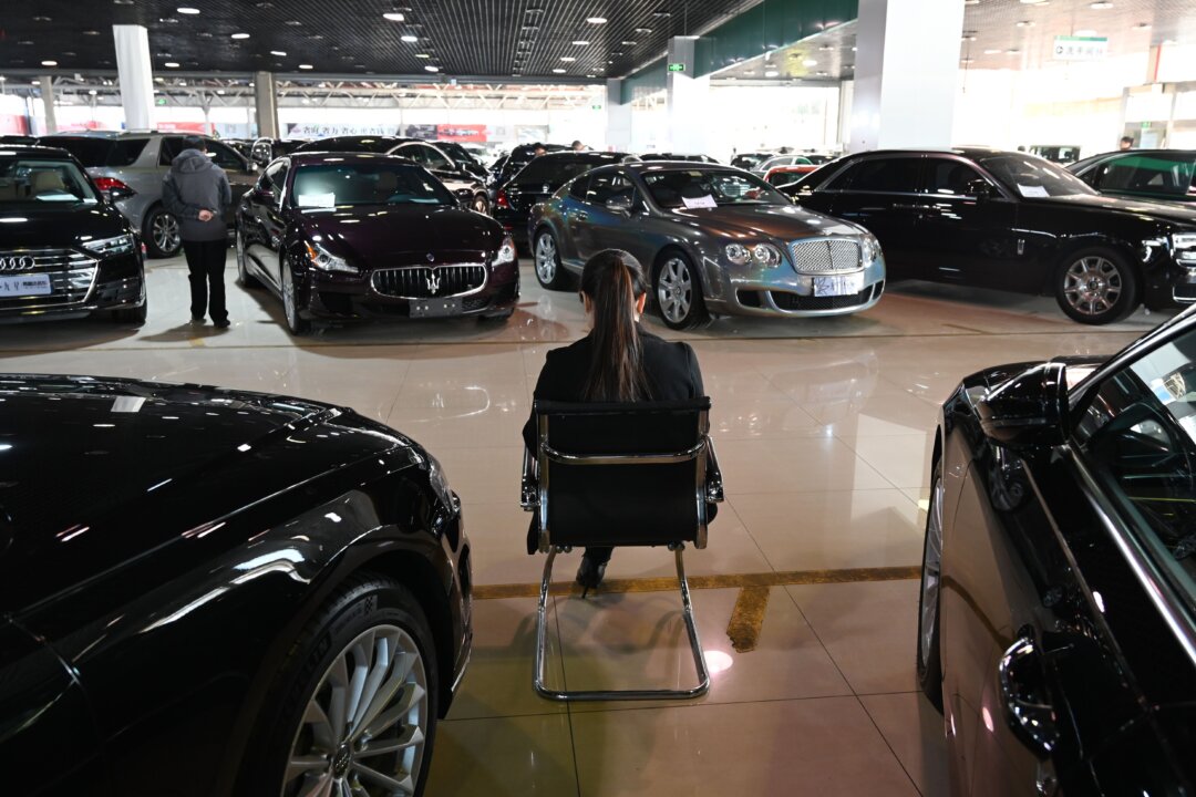 beijing,-it-seems,-hopes-that-used-car-salespeople-can-save-china’s-economy