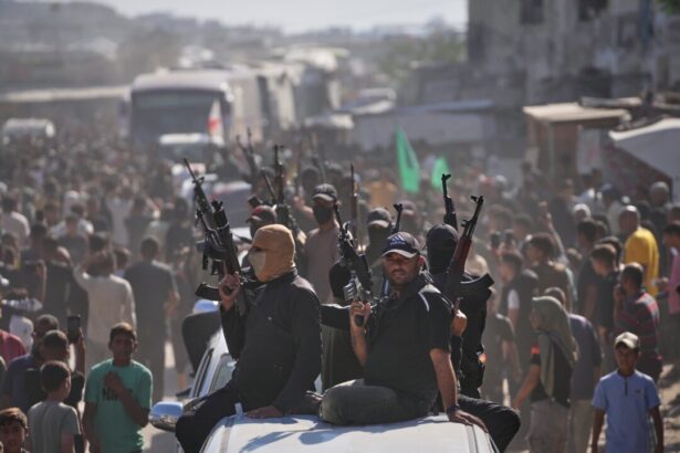 us-will-‘go-in-and-kill’-hamas-if-it-doesn’t-stop-violence-in-gaza:-trump