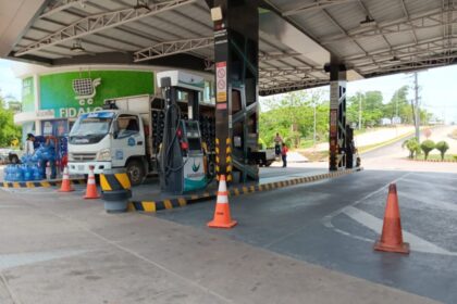 fuel-crisis-in-bolivia-spurs-voter-fears-ahead-of-historic-runoff-election