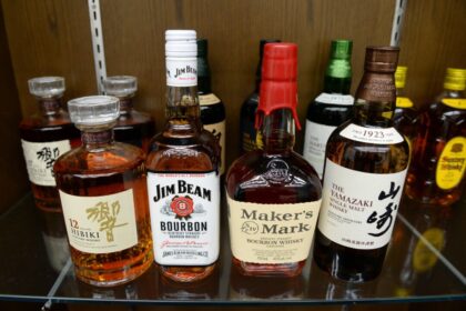 popular-kentucky-bourbon-maker-jim-beam-to-pause-production-at-main-distillery