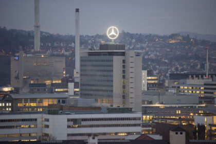 mercedes-benz-reaches-$150-million-settlement-with-us-states-over-diesel-emissions