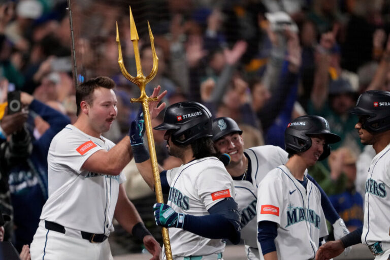 mariners-a-win-from-first-world-series,-beat-blue-jays-behind-suarez’s-grand-slam-for-3-2-alcs-lead
