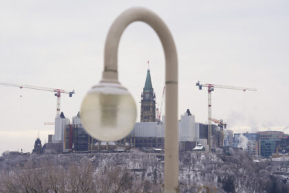 ottawa-runs-budgetary-deficit-of-$18.4-billion-for-april-to-october-period