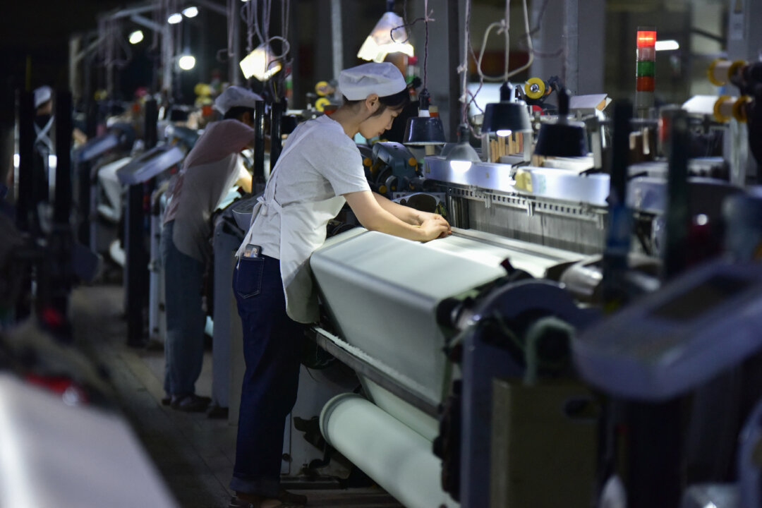 china’s-economy-grows-at-slowest-pace-in-a-year