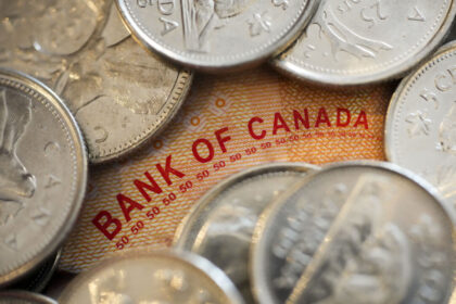 canadian-businesses-struggling-amid-us-tariff-uncertainty:-bank-of-canada