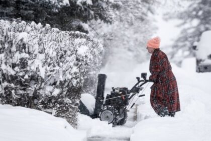christmas-cold-for-the-west,-freezing-rain-in-ontario,-and-winter-storms-in-the-east