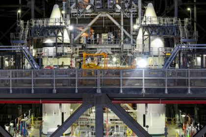 nasa-opens-moon-lander-contract-to-competitors-over-starship-delays