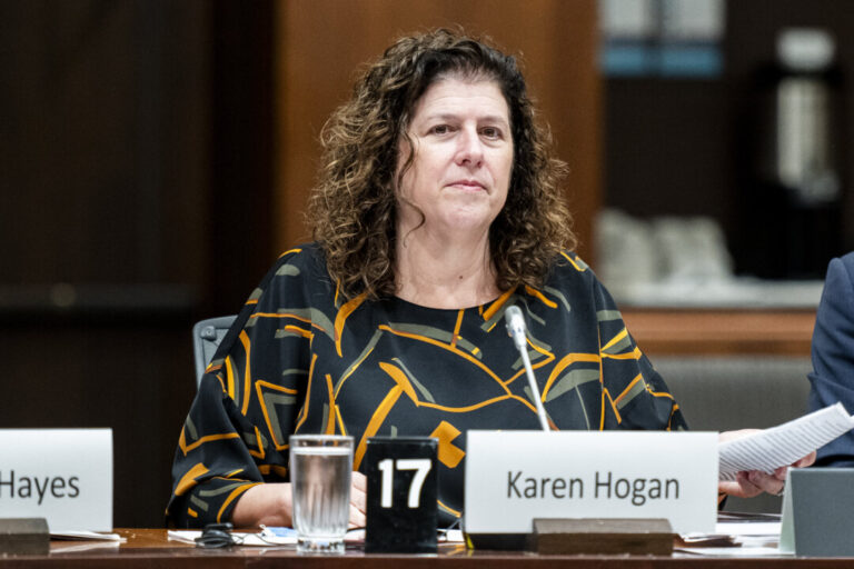 auditor-general-finds-cra-not-providing-timely,-accurate-information-to-callers
