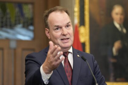 minister-mackinnon-‘worried’-about-opposition-parties’-stance-on-budget