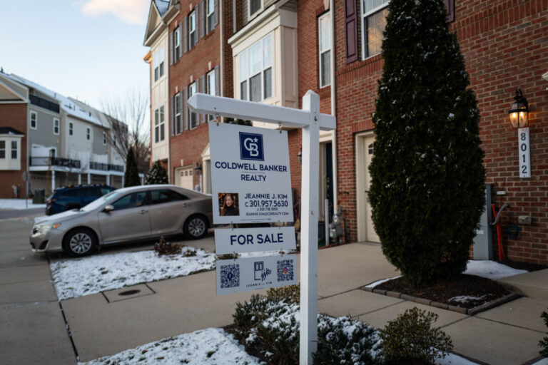 mortgage-rates-dip-to-6.18-percent-as-home-sellers-outnumber-buyers